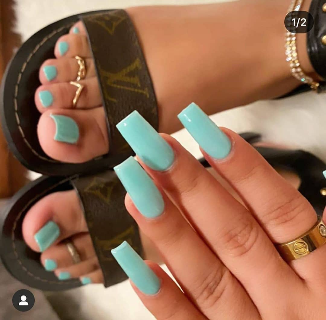 elegant turqoise nails