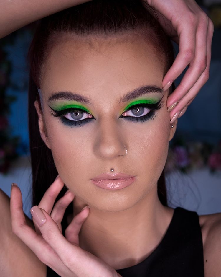 green_black_makeup_trend